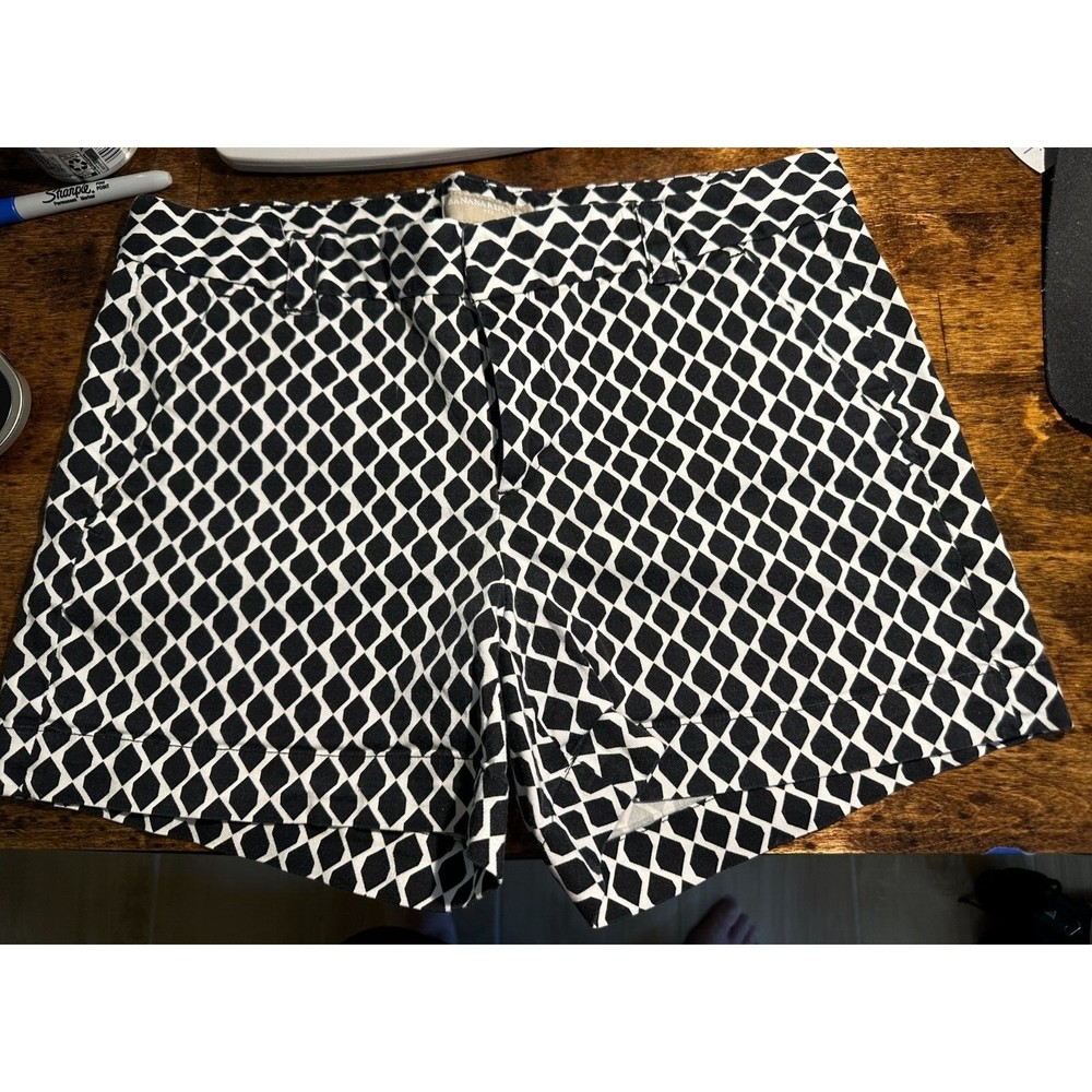 Banana Republic Women Black White Diamond Aztec Pattern Shorts Size 6